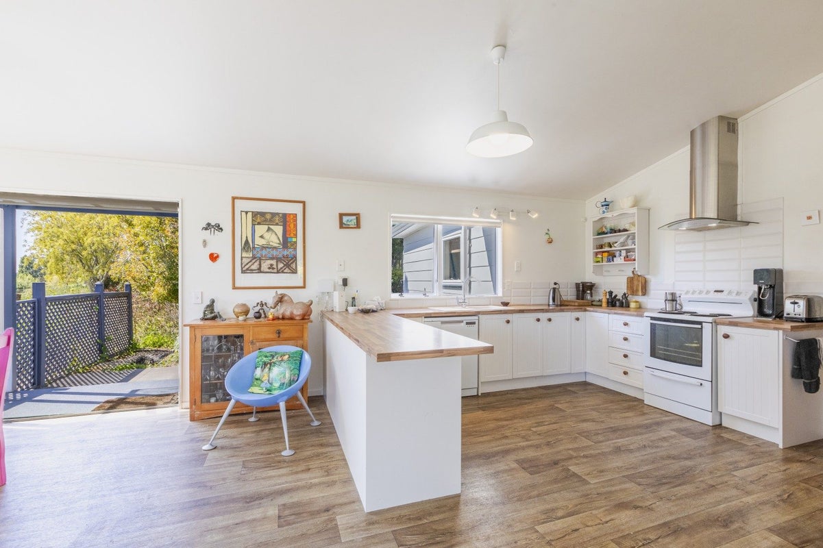 21 Abbot Avenue, Waipawa, Waipawa - Carousel 2