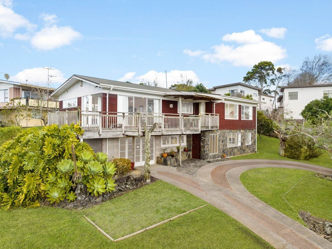 64 Holly Street, Avondale, Auckland - Carousel 1