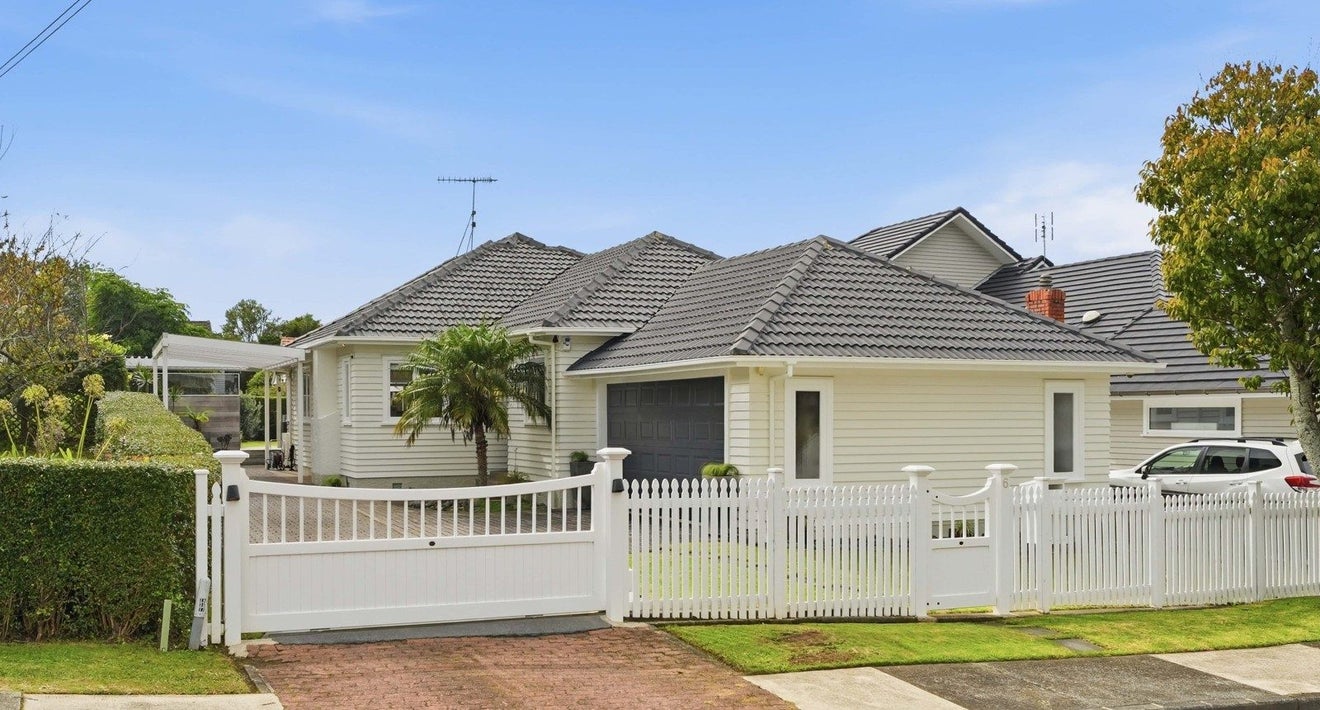 6 August Place, Greenlane, Auckland - Carousel 2