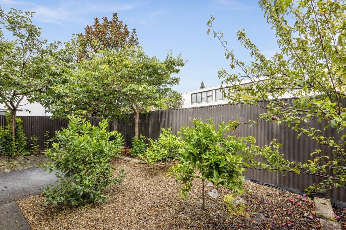 1/170 Waghorne Street, Ahuriri, Napier - Carousel 17
