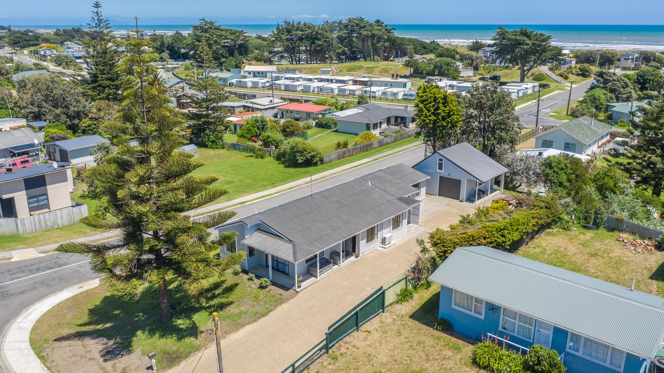 157 Kahukura Avenue, Waitarere Beach, Levin - Carousel 2