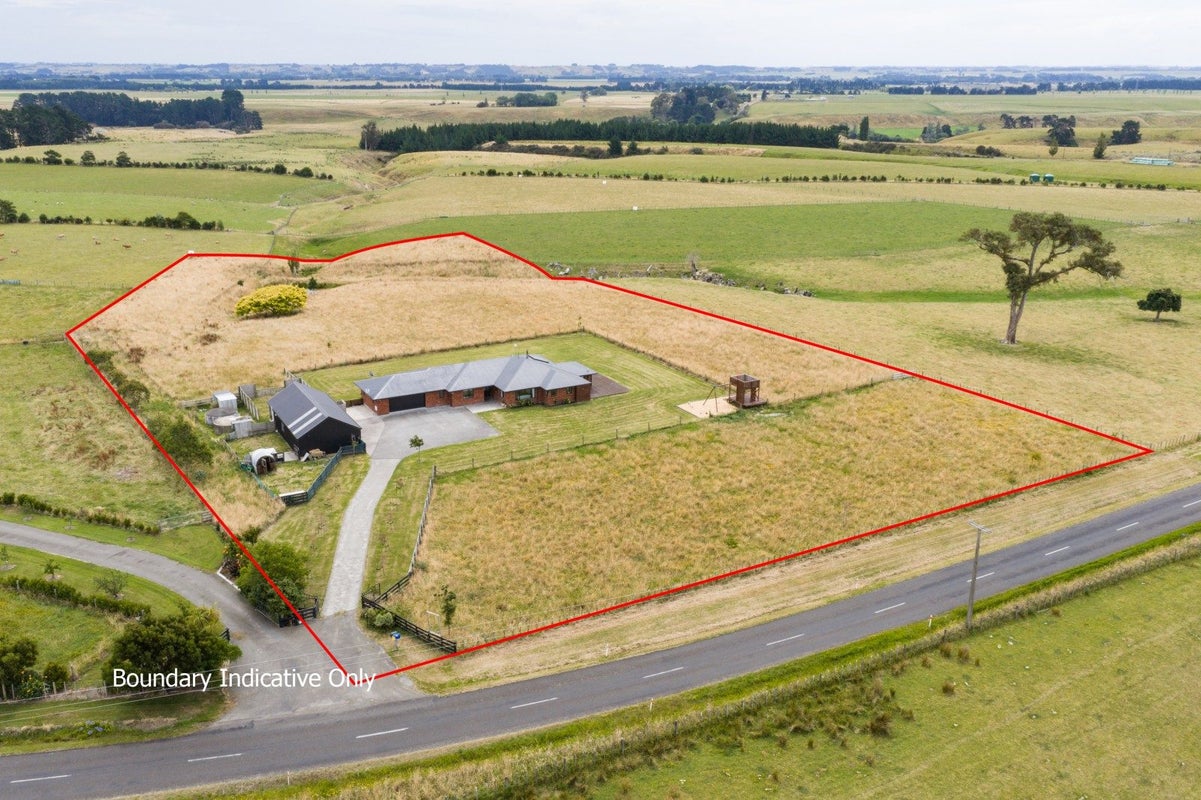 1061 Taonui Road, Colyton, Feilding - Carousel 1