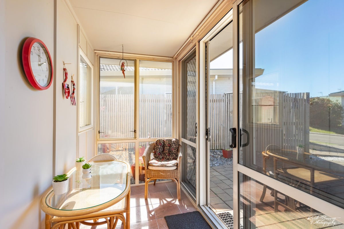 2/17 JOHN ST, TRENTHAM, UPPER HUTT - Carousel 14
