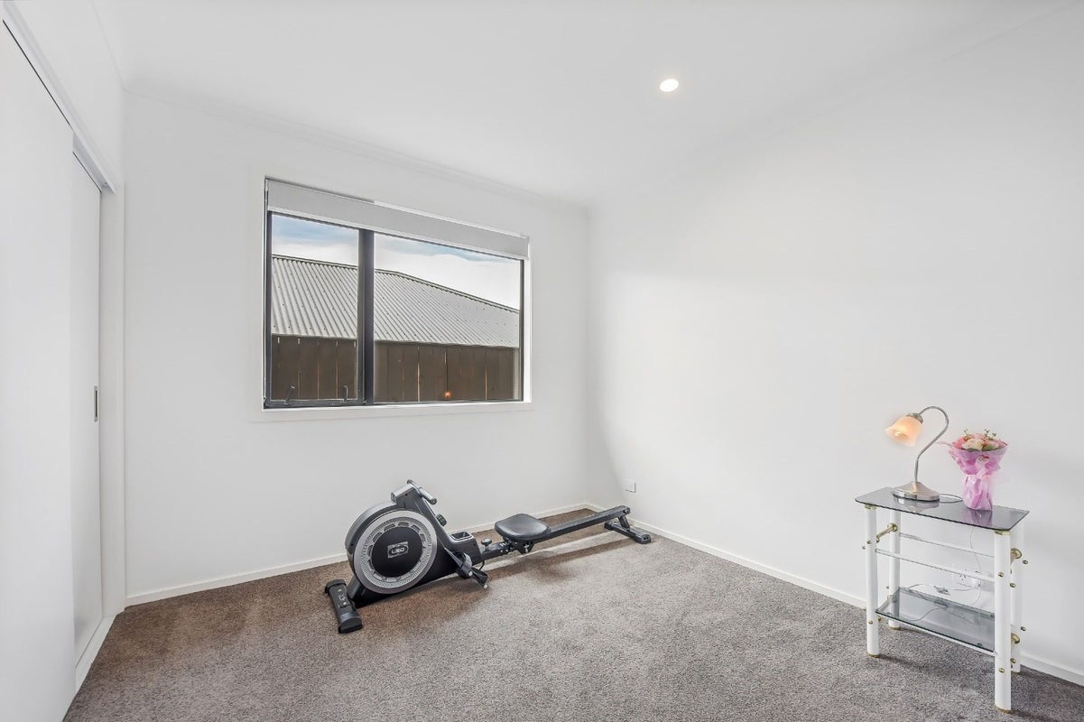 43 Katania Heights, Brightwater, Brightwater - Carousel 17