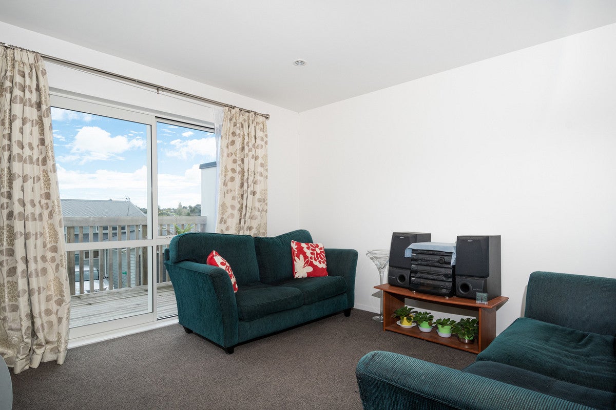 55 Seymour Road, Sunnyvale, Auckland - Carousel 2