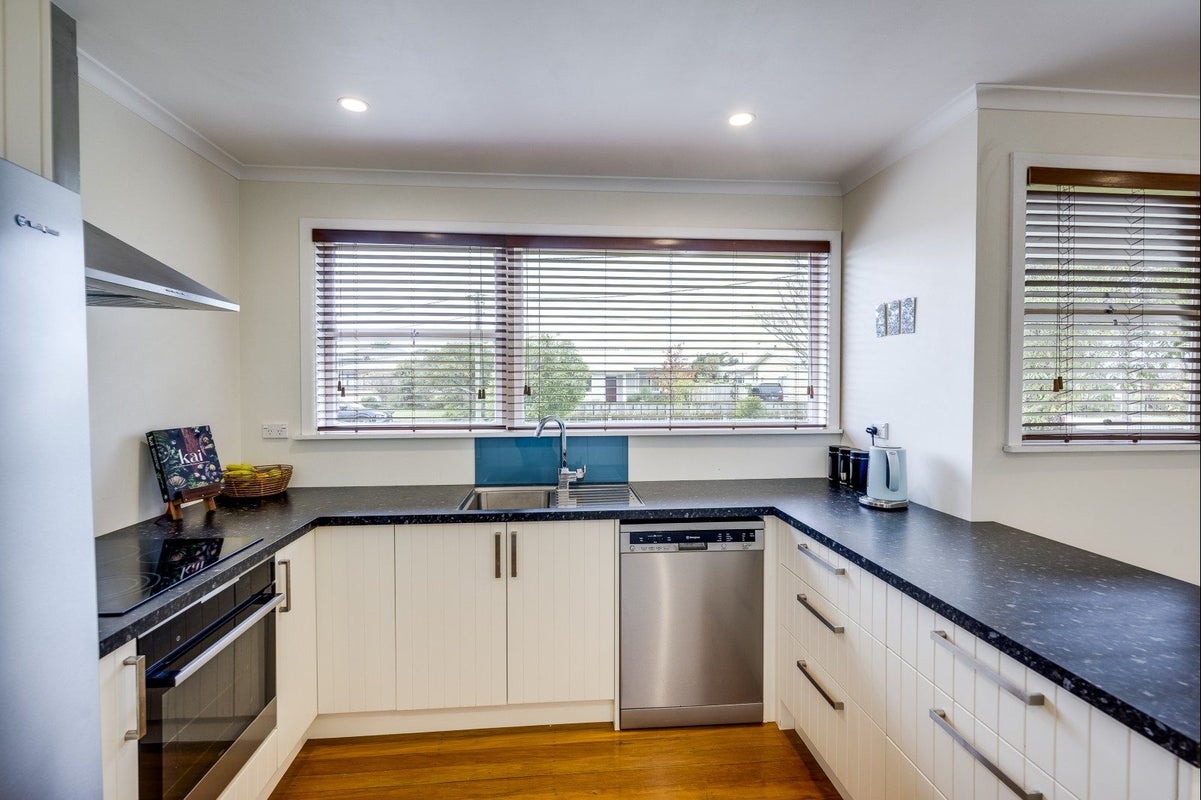 25 Trevelyan Street, Onekawa, Napier - Carousel 2