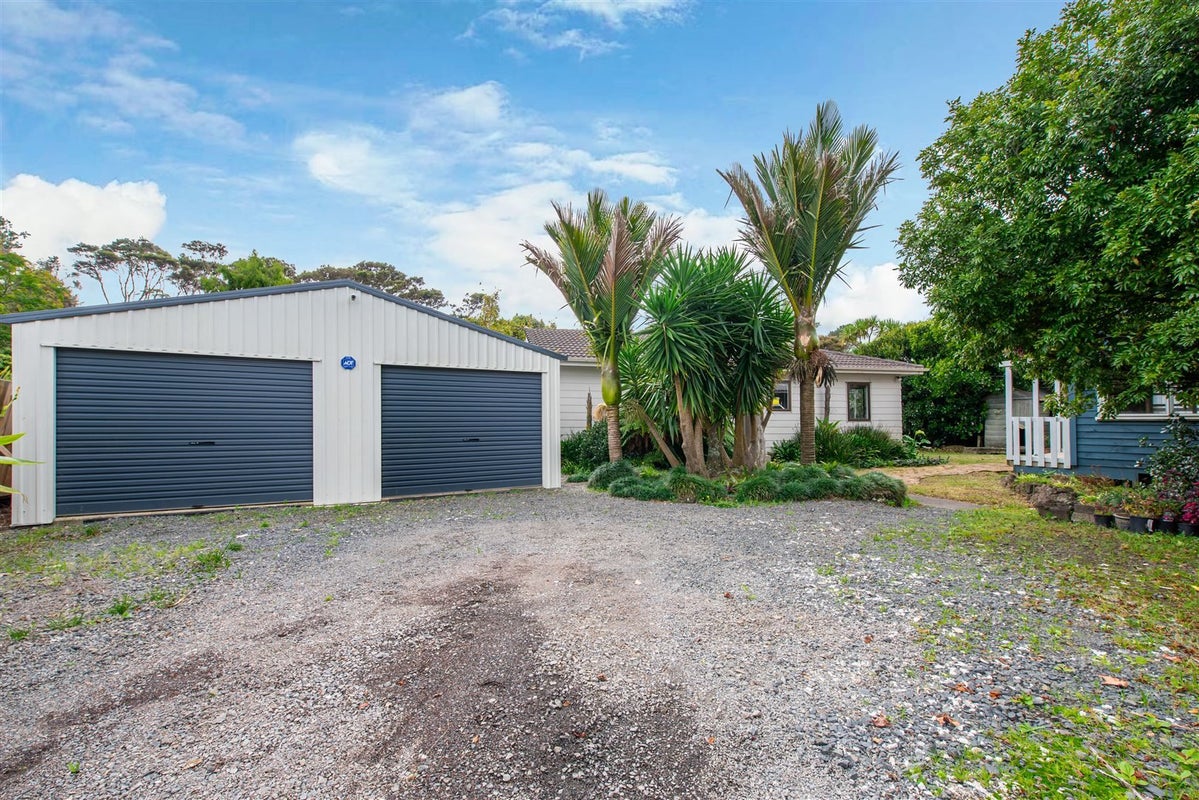 42 Arodella Crescent, Ranui, Auckland - Carousel 2