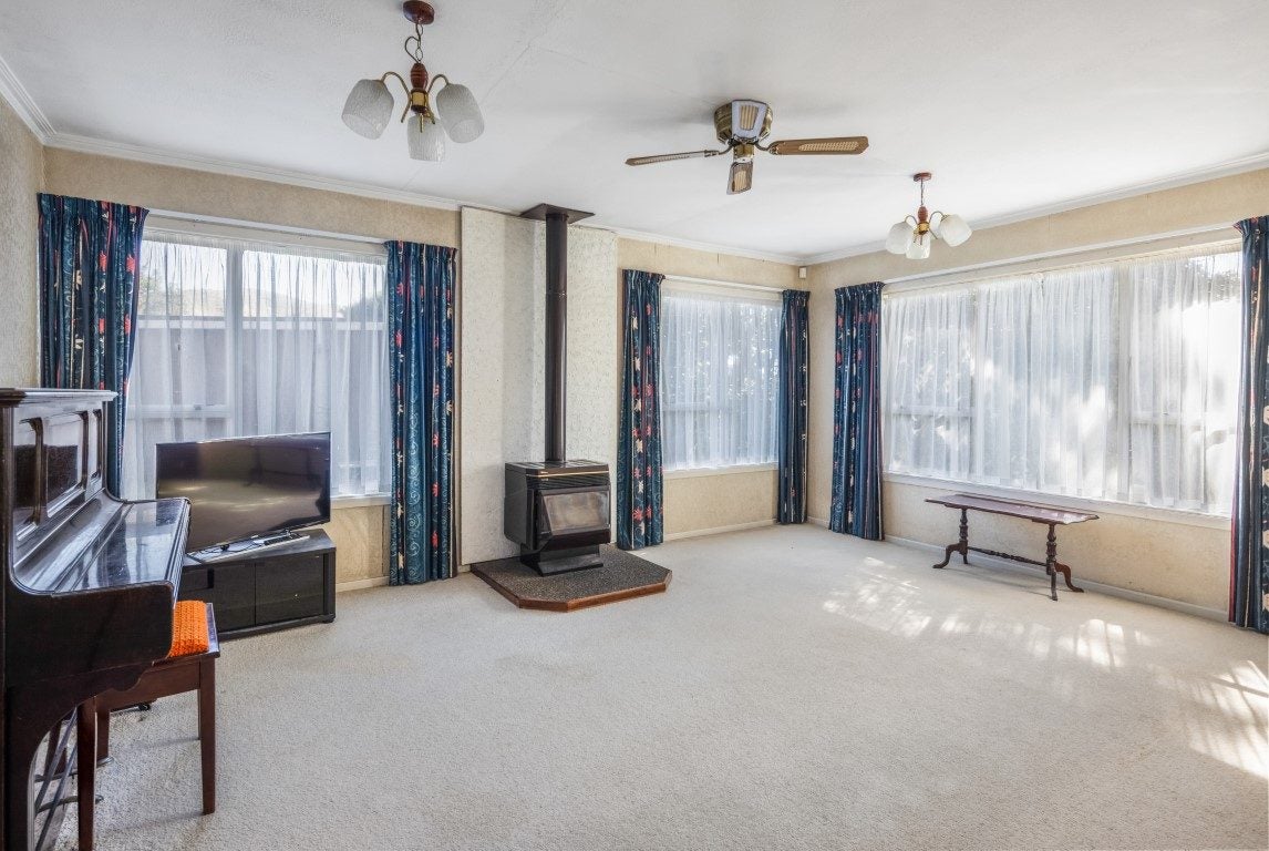 10 Gray Street, Pukerua Bay, Porirua - Carousel 2