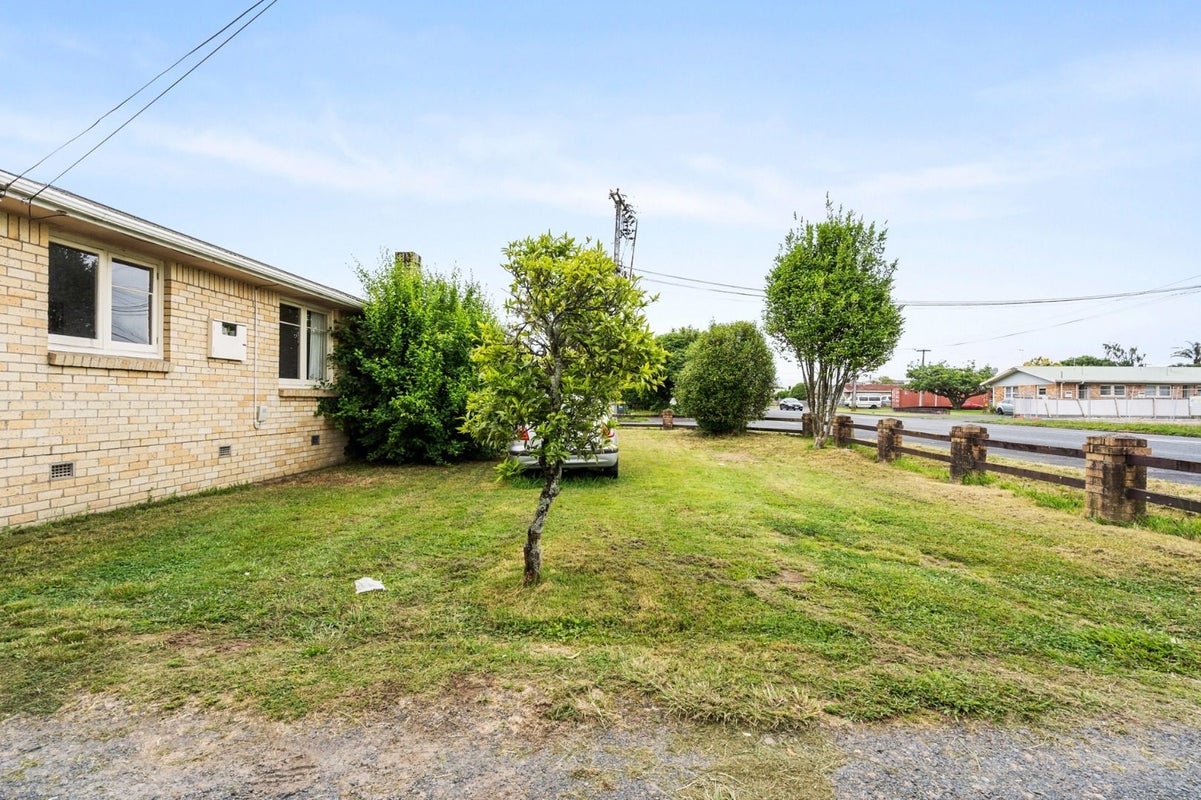 1 Inverness Avenue, Hamilton East, Hamilton - Carousel 15