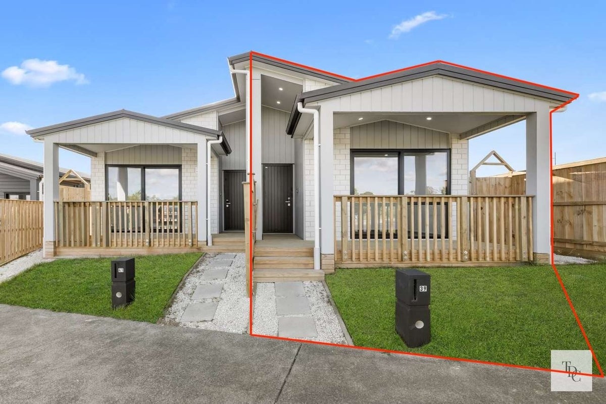 39 Tributary Parade, Karaka, Papakura - Carousel 1