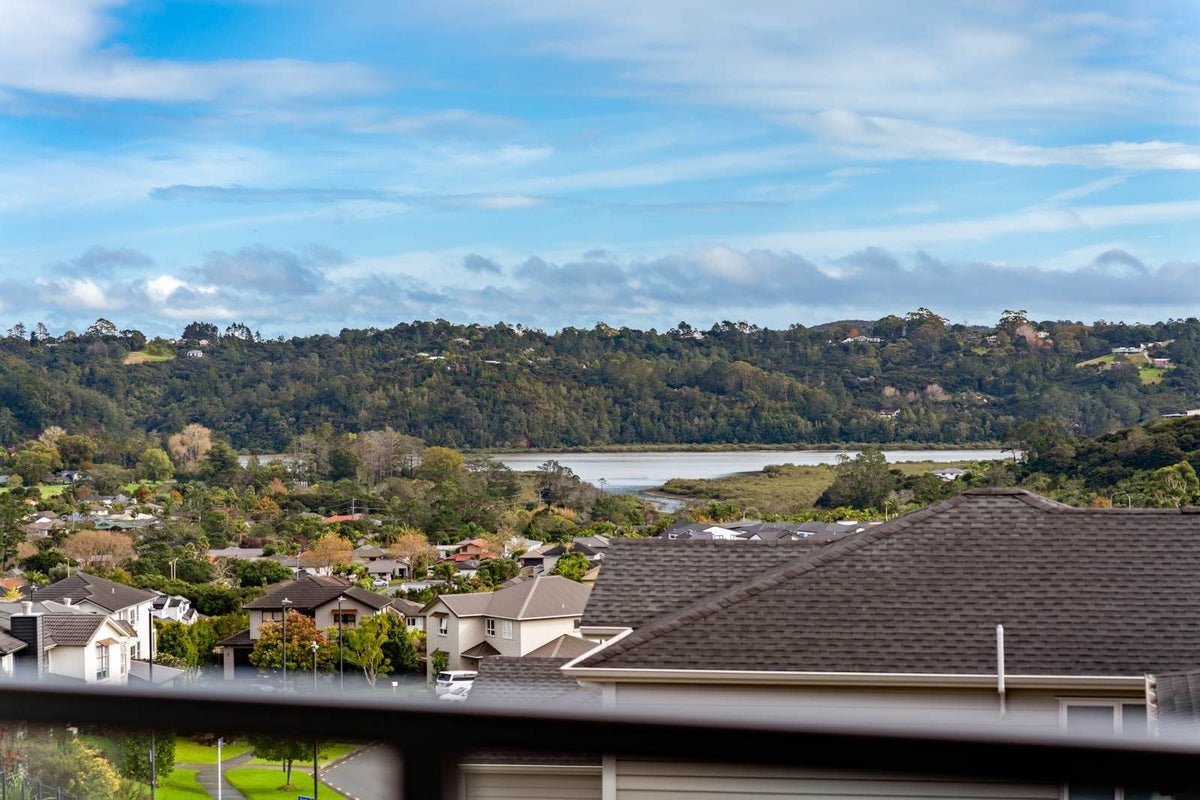 16 Anehu Place, Greenhithe, North Shore City, Auckland - Carousel 2