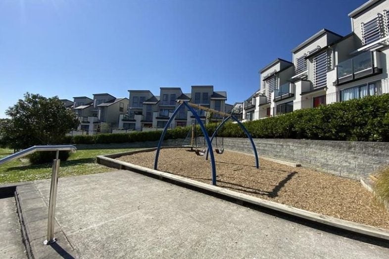 20 Mangrove Lane, Albany Heights, Auckland - Carousel 2
