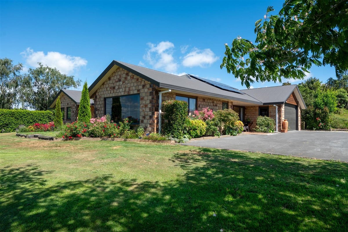 7 Scott Douglas Drive, Hamurana - Carousel 1