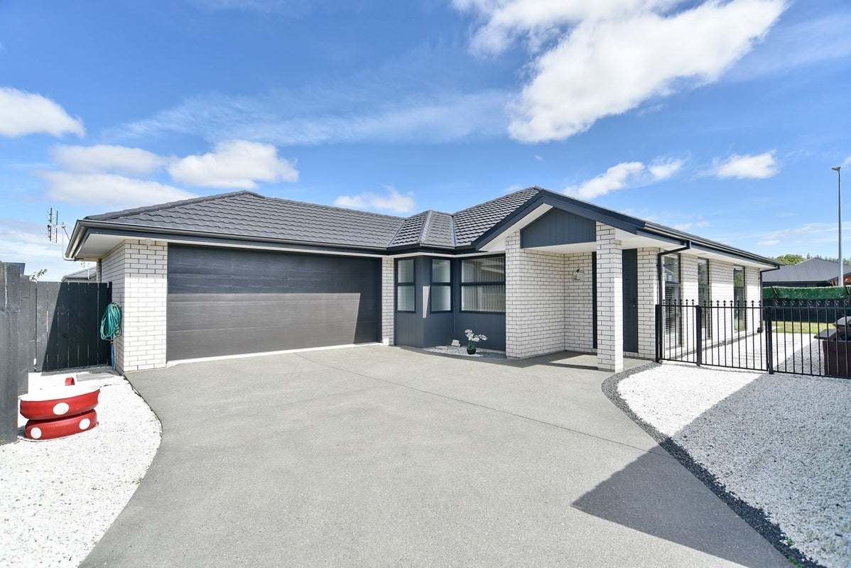 6 Saddlers Lane, Yaldhurst, Christchurch - Carousel 1