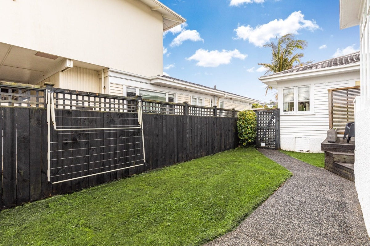 2/39 Patteson Avenue, Mission Bay, Auckland - Carousel 17