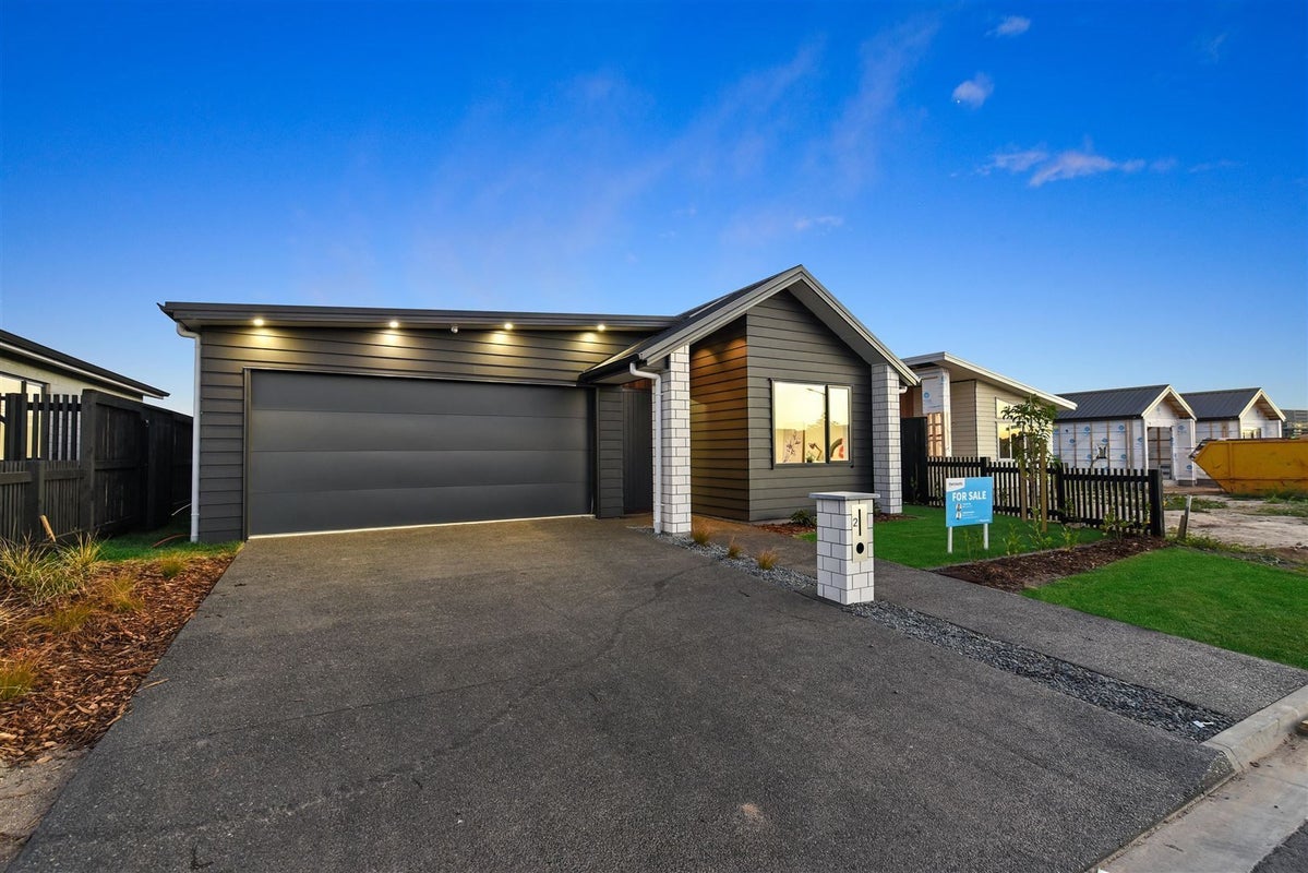 2 Couldsack Avenue, Chartwell, Hamilton - Carousel 1