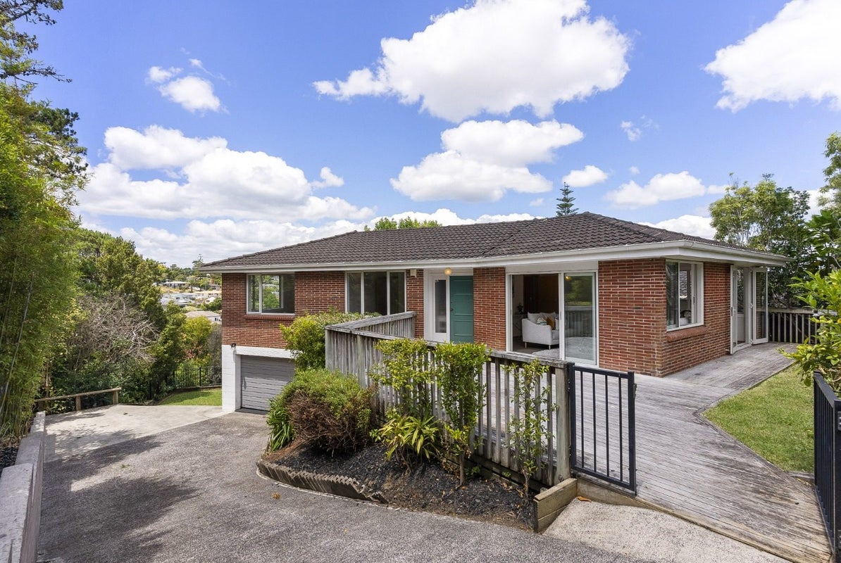 41 Woodstock Road, Forrest Hill, Auckland - Carousel 1