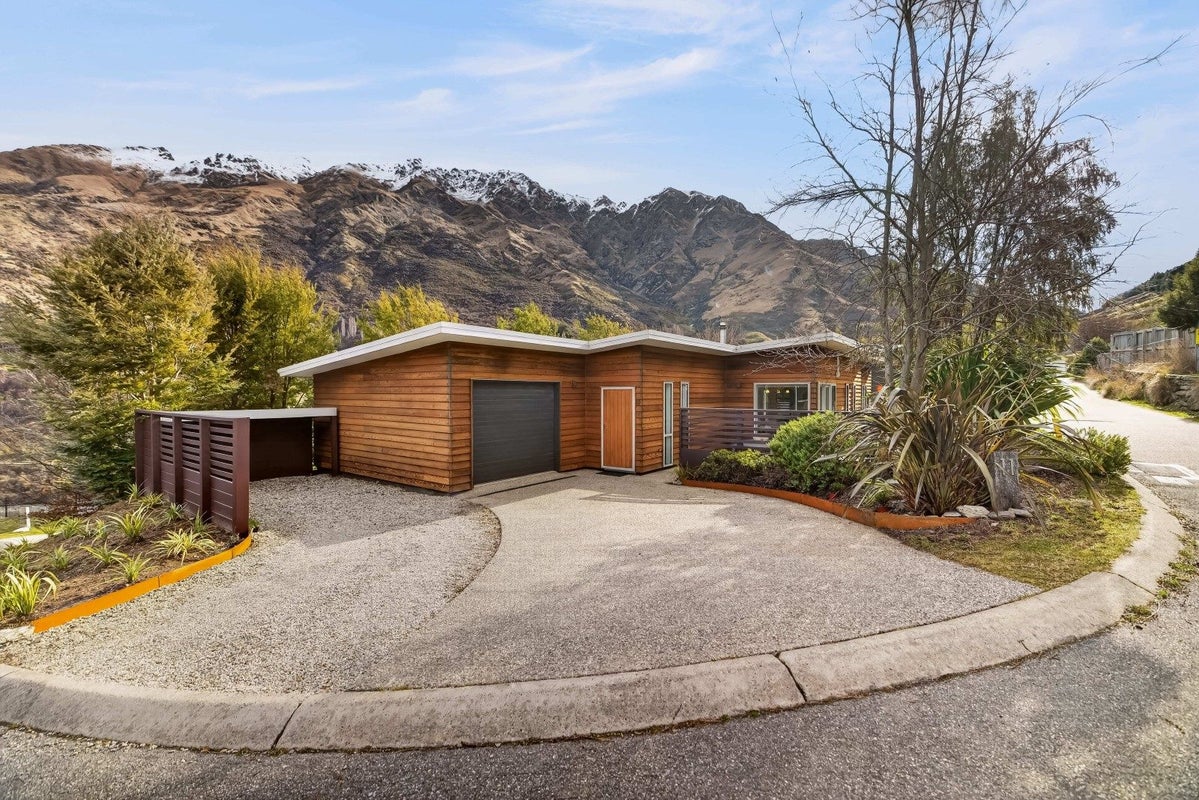11 Haines Way, Arthurs Point, Queenstown - Carousel 1