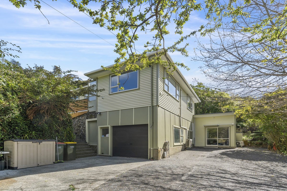 181 Wellington Road, Wainuiomata, Lower Hutt - Carousel 1
