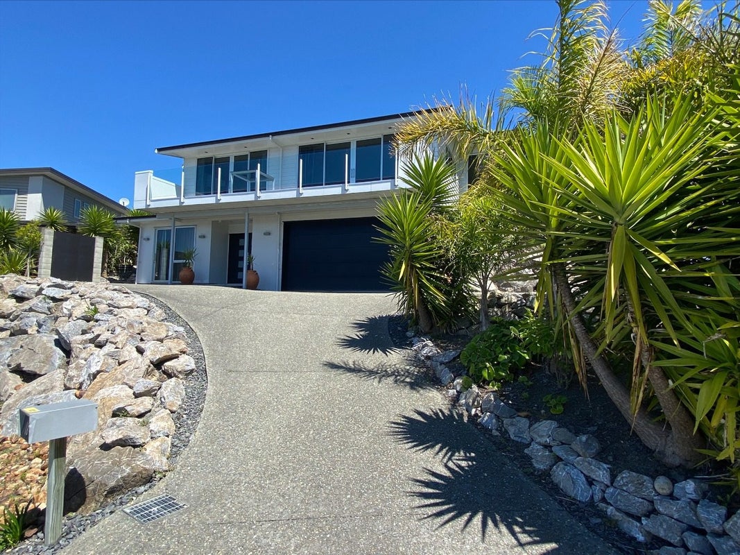 18 Istana Place, Britannia Heights, Nelson - Carousel 2