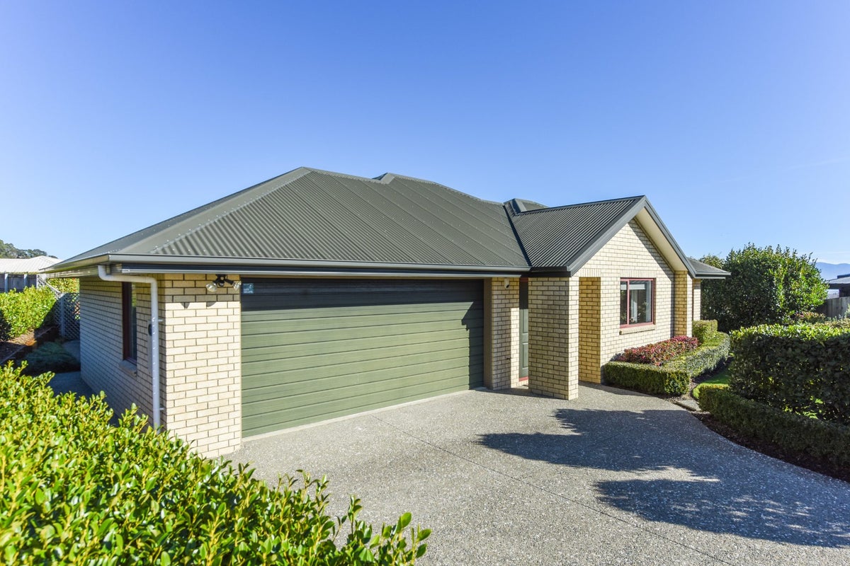 8 Cheshire Place, Stoke, Nelson - Carousel 1