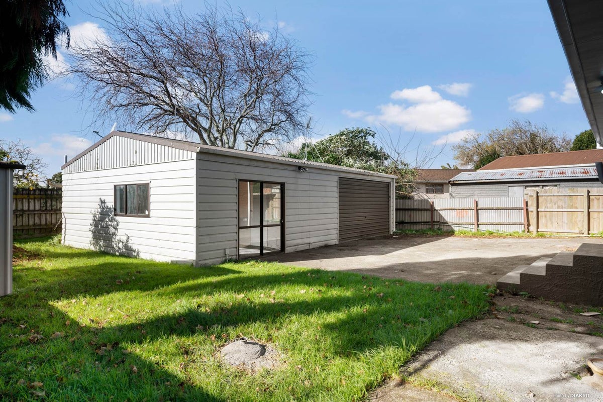 13 Desmond Place, Otara, Auckland - Carousel 2