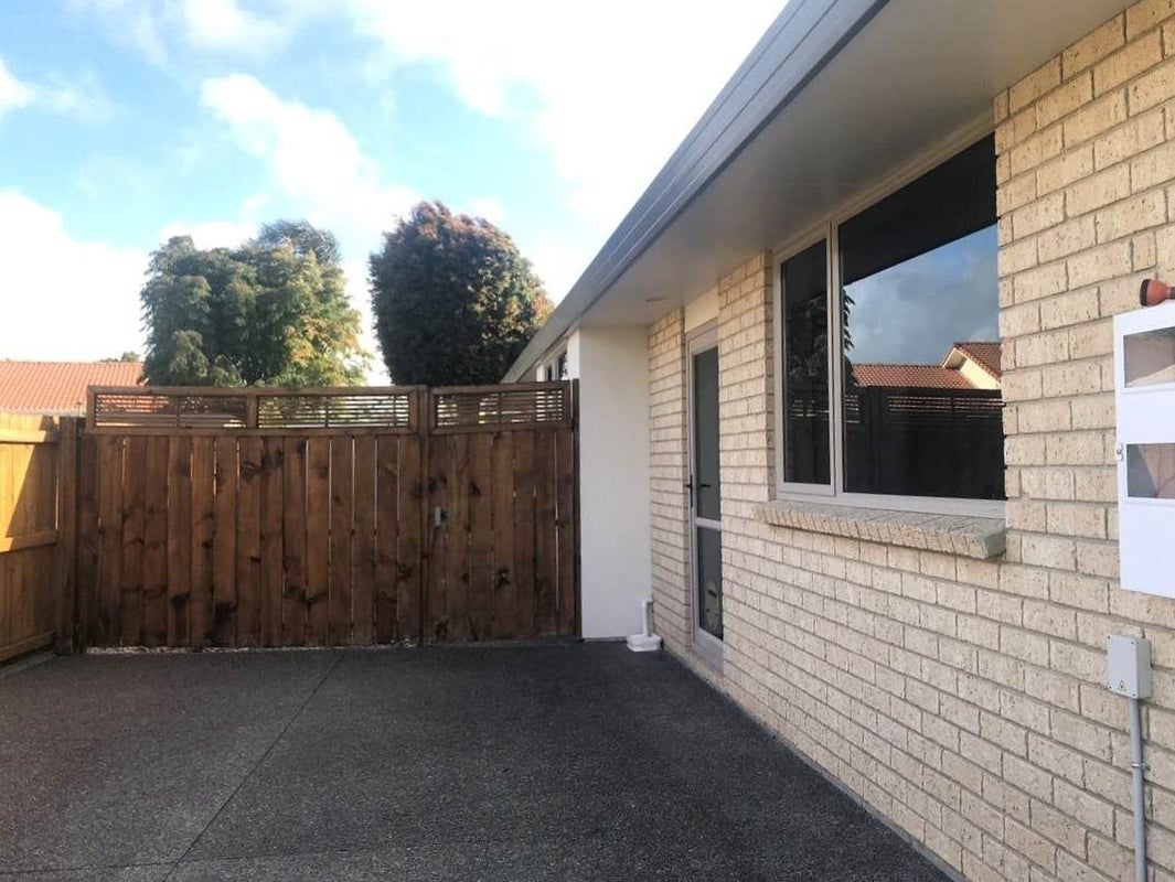 4 Lothian Brae, Wattle Downs, Auckland - Carousel 21