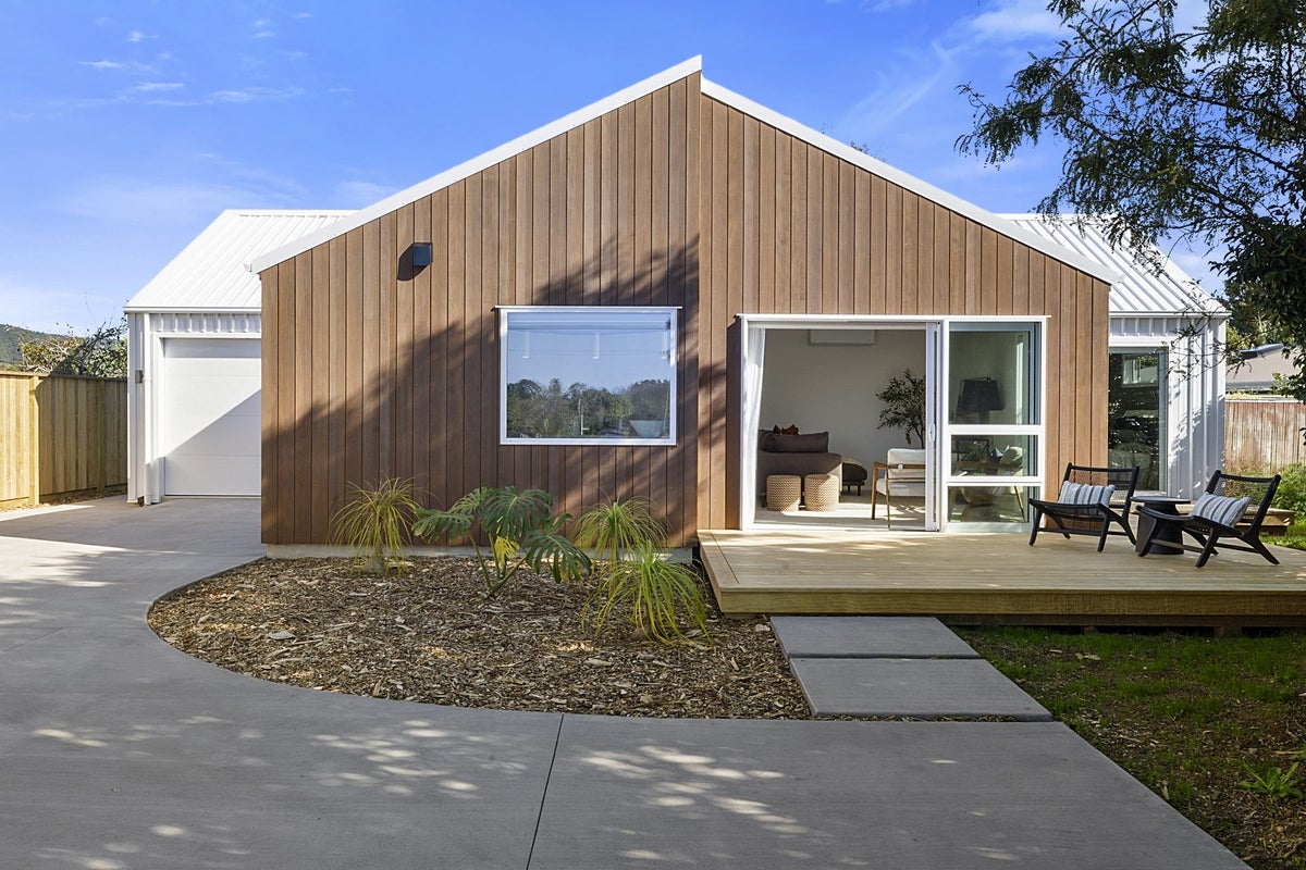 52 Wairau Road, Oakura, Oakura - Carousel 1