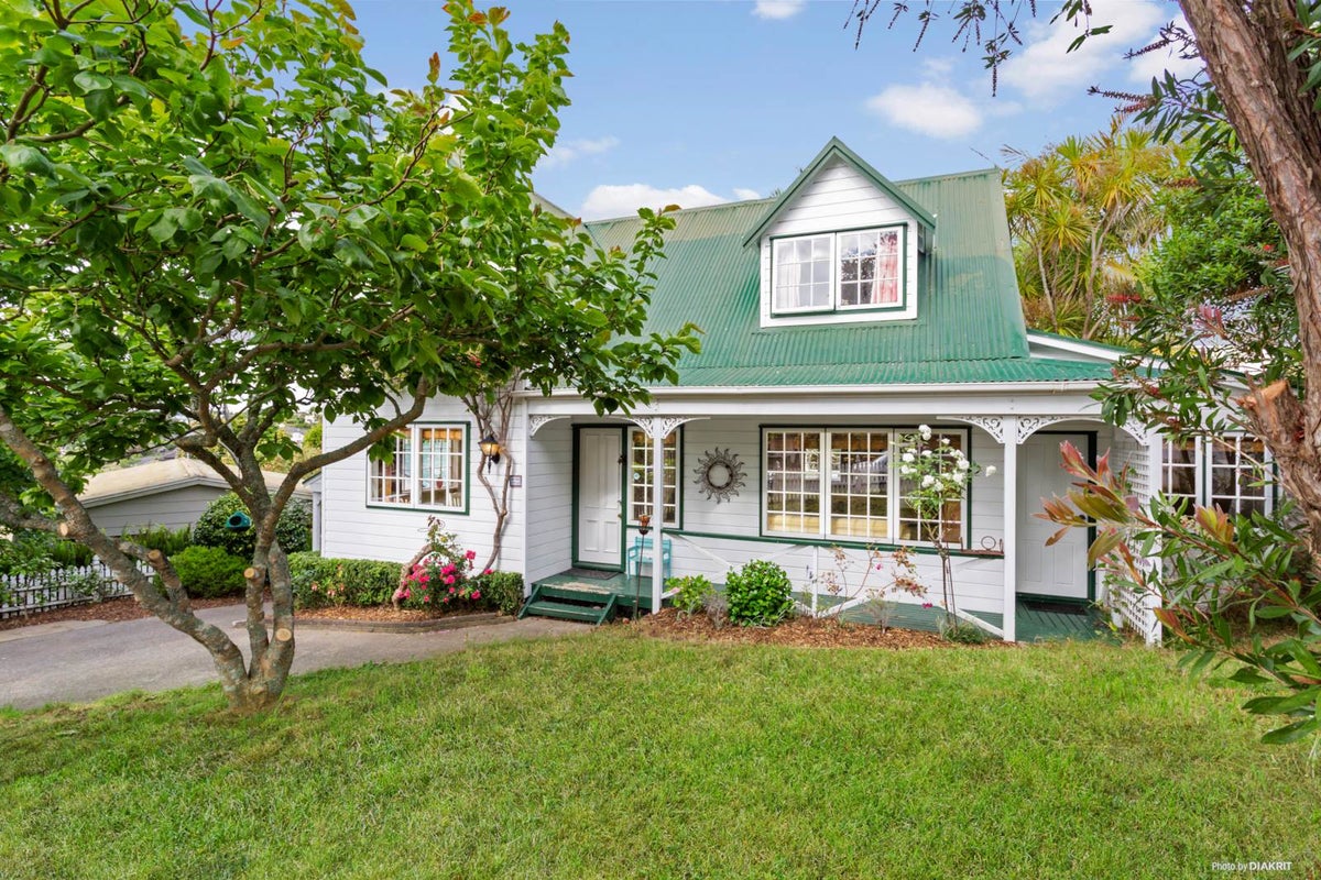 10 Deverell Place, Northcross, Auckland - Carousel 2