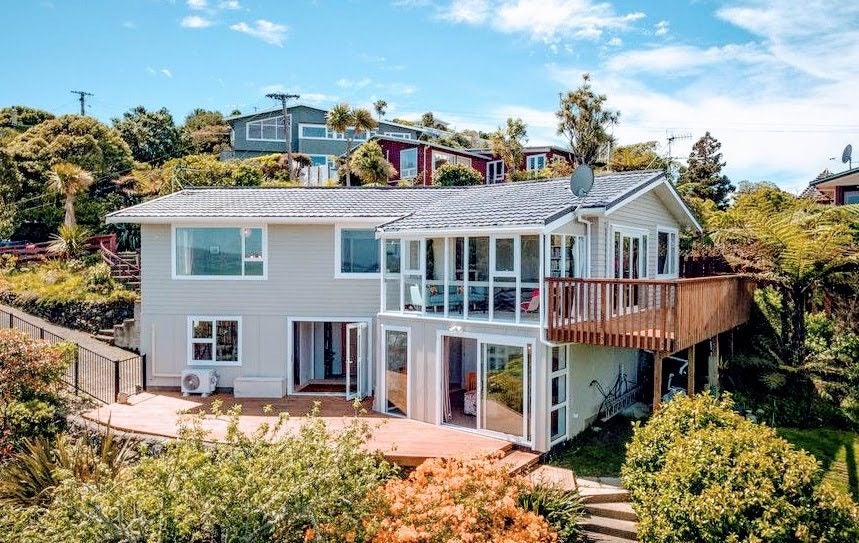 36 Rakeiora Grove, Korokoro, Lower Hutt - Carousel 1
