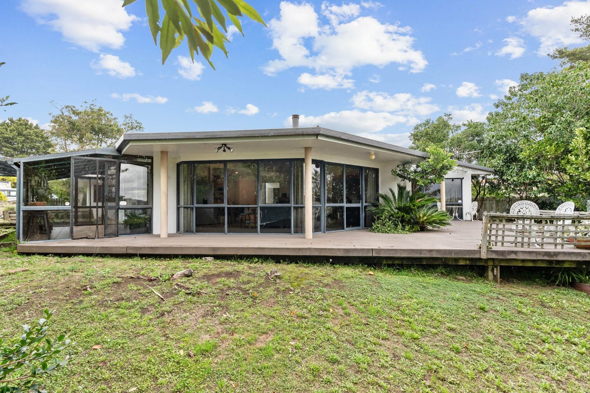 19 Cypress Gardens Place, Onerahi, Whangarei - Carousel 2