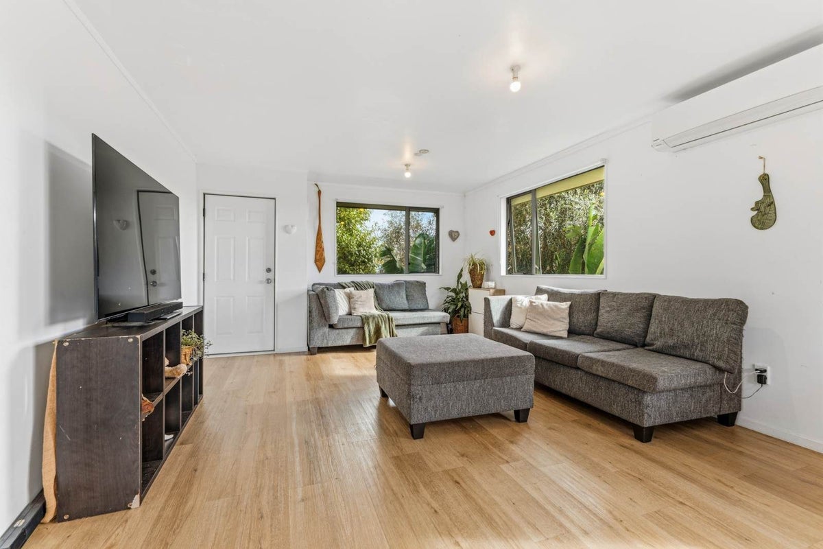 5 Xena Way, Henderson, Auckland - Carousel 2