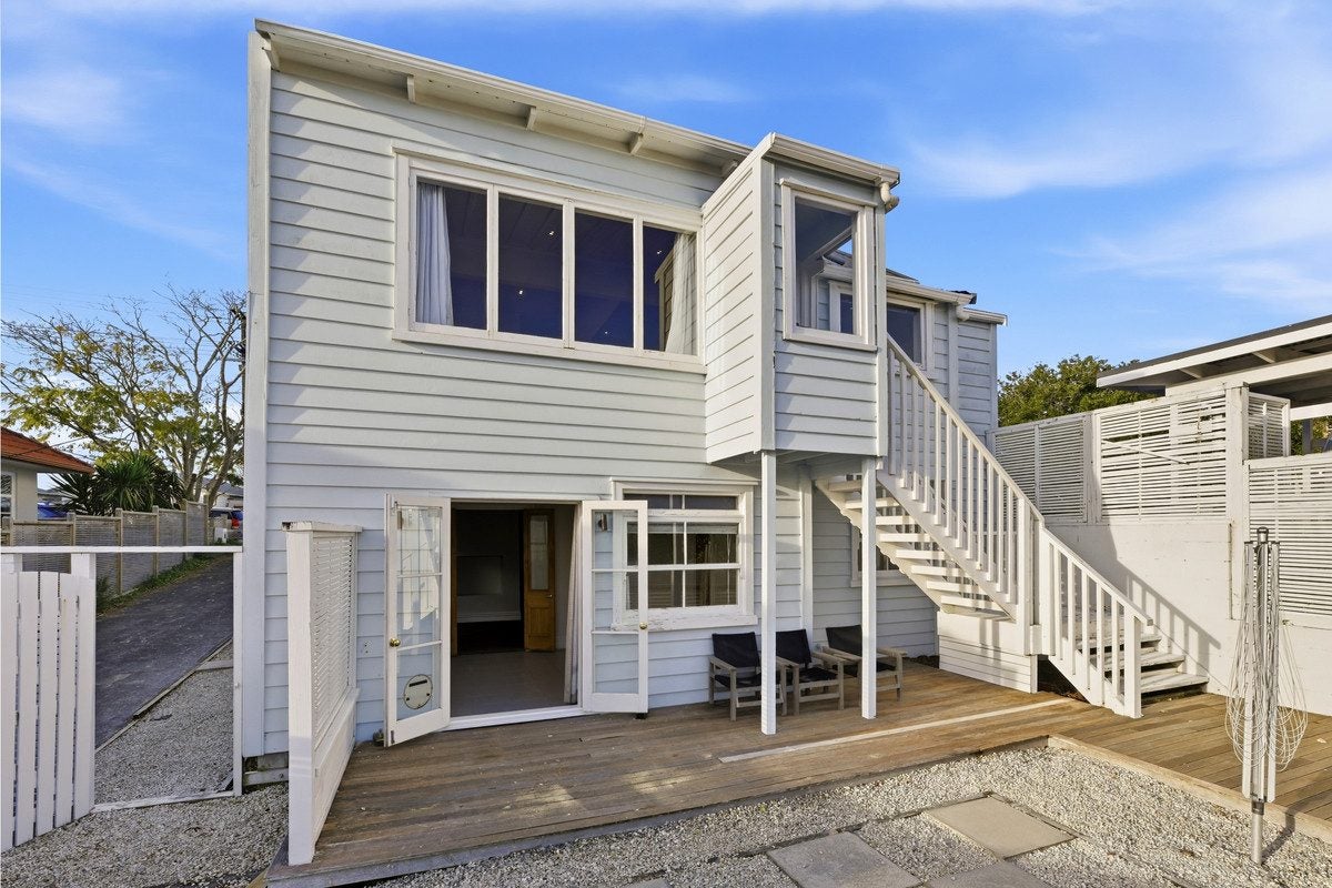 1/102 Queen Street, Northcote Point, Auckland - Carousel 25