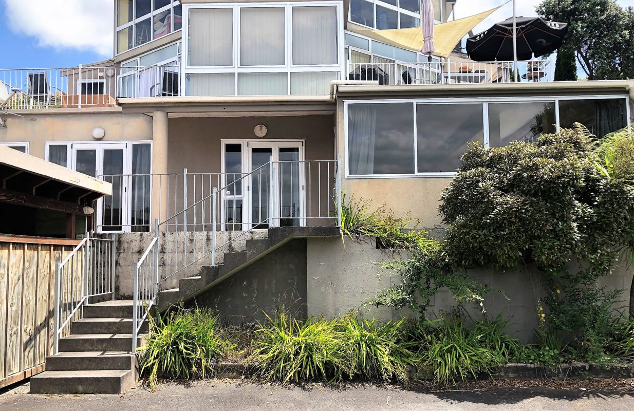 1178 Victoria Street, Whitiora, Hamilton - Carousel 1