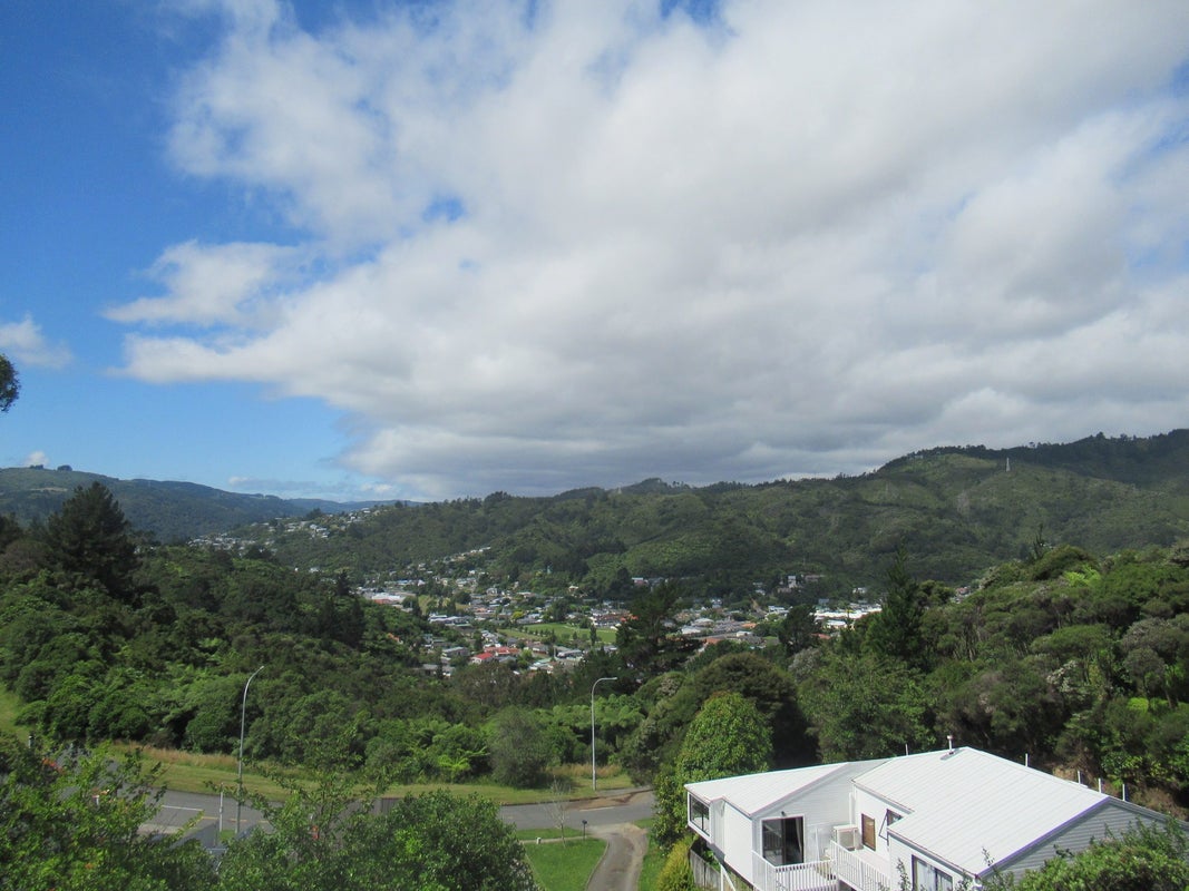 13 Fenchurch Grove, Stokes Valley, Lower Hutt - Carousel 15