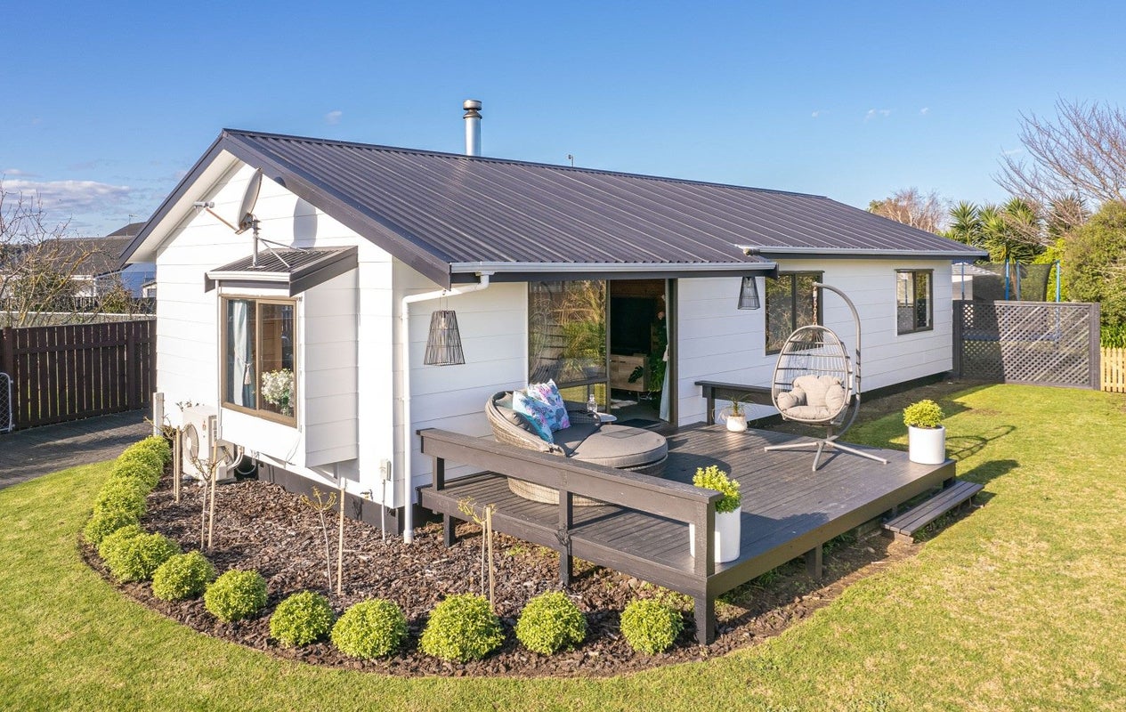 9 Sheffield Place, Springvale, Whanganui - Carousel 1