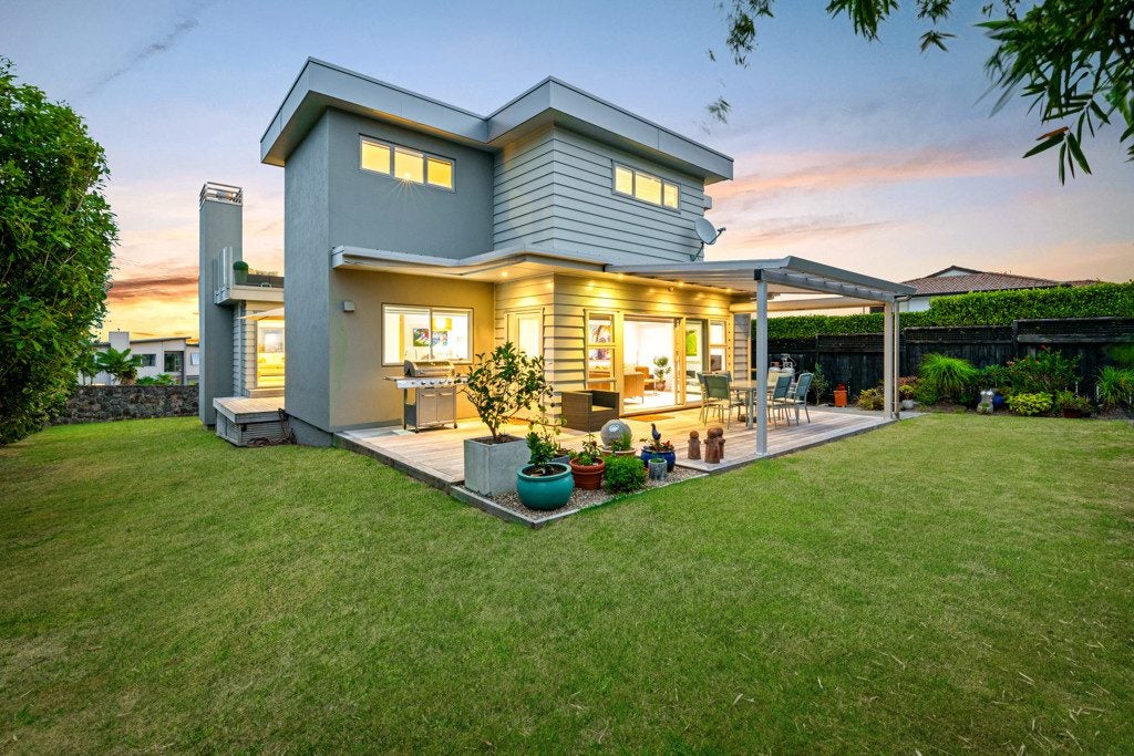 12 Rangitoto Terrace, Milford, Auckland - Carousel 1