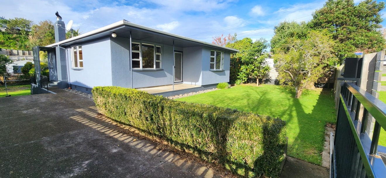 39 Lorna Street, Lynmouth, New Plymouth - Carousel 2