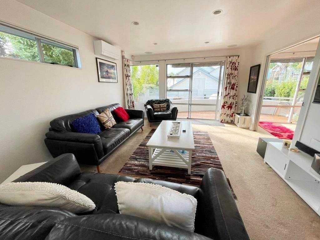 1/109 Churchill Road, Murrays Bay, Auckland - Carousel 2