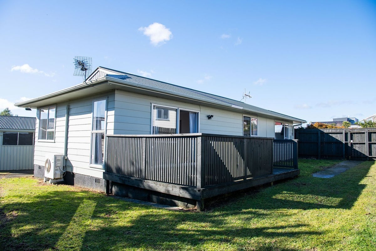 41 Outram Grove, Kelson, Lower Hutt - Carousel 2