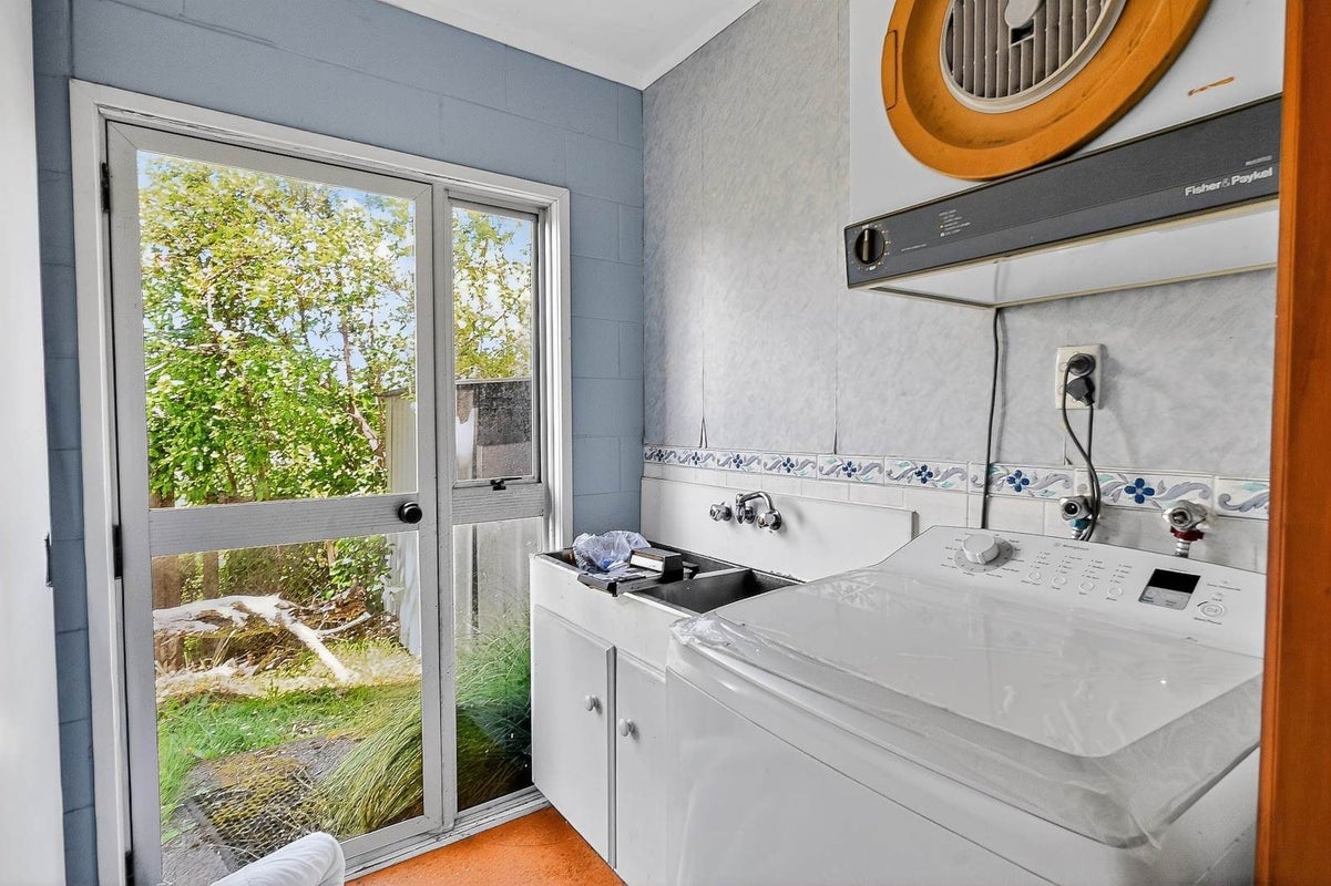 220 Glamorgan Drive, Northcross, Auckland - Carousel 16