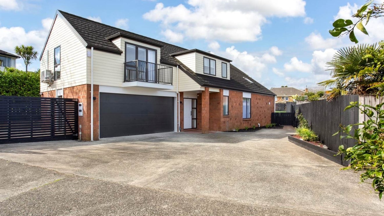 30A Peter Mulgrew Street, New Windsor, Auckland - Carousel 1