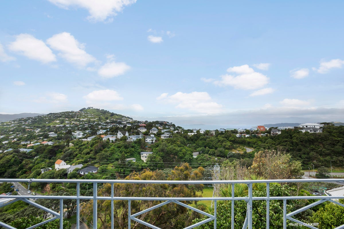 17 Espin Crescent, Karori, Wellington - Carousel 2