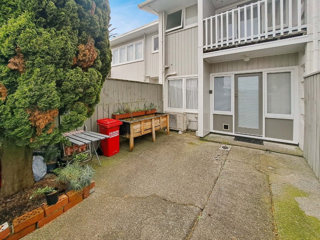 6/6 Keys Street, Elderslea, Upper Hutt - Carousel 1