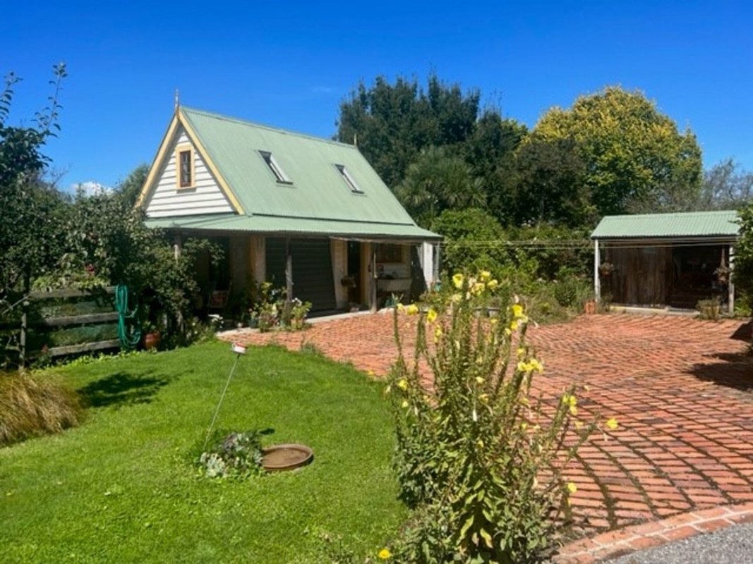 3228 State Highway 2, Clareville, Carterton - Carousel 35