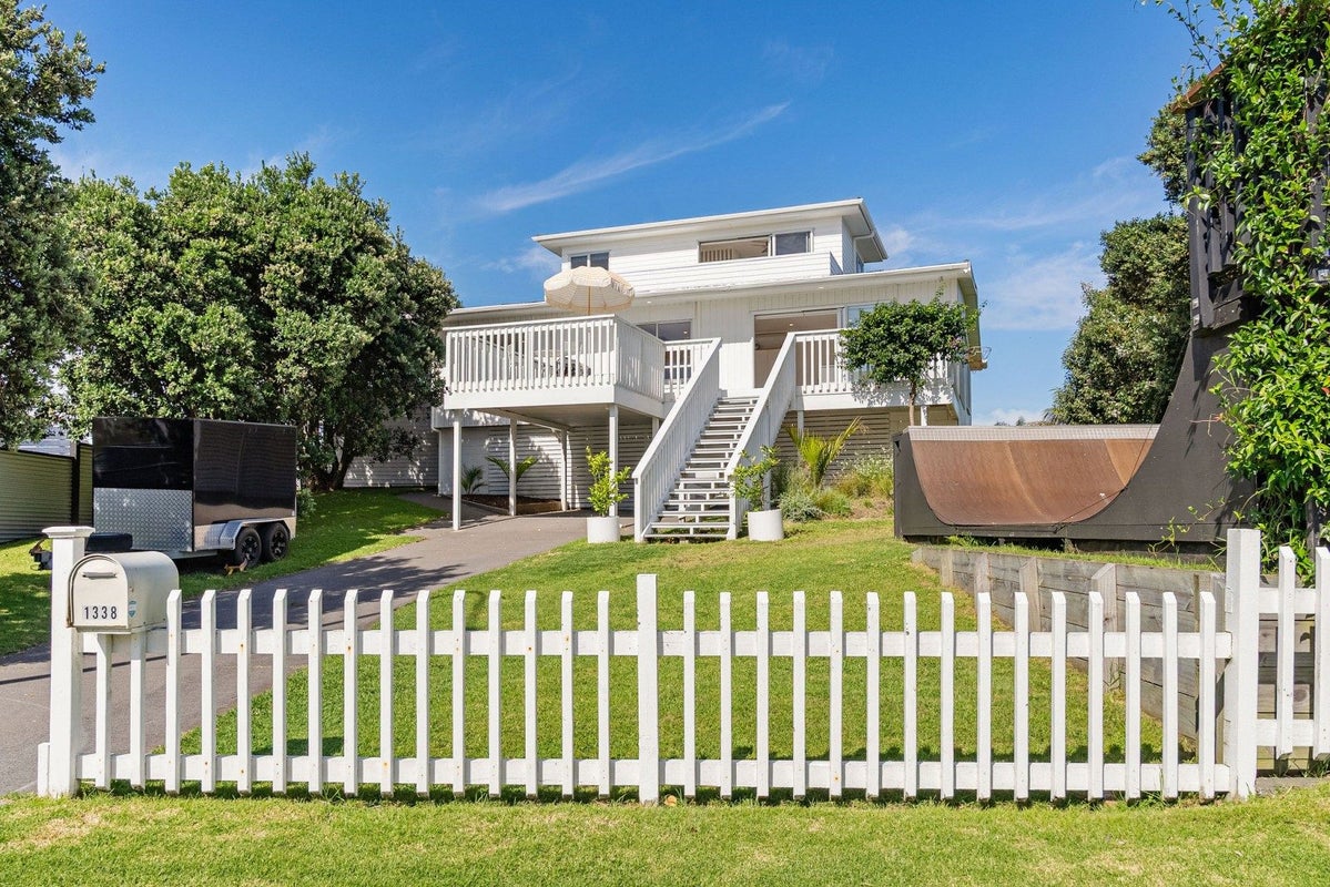 1338 Papamoa Beach Road, Papamoa Beach, Papamoa - Carousel 1