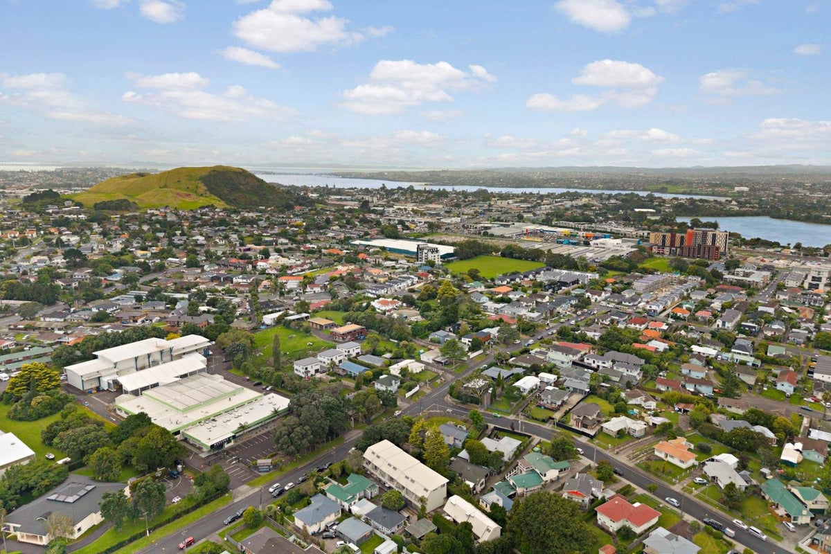 24 Banks Road, Mount Wellington, Auckland - Carousel 35
