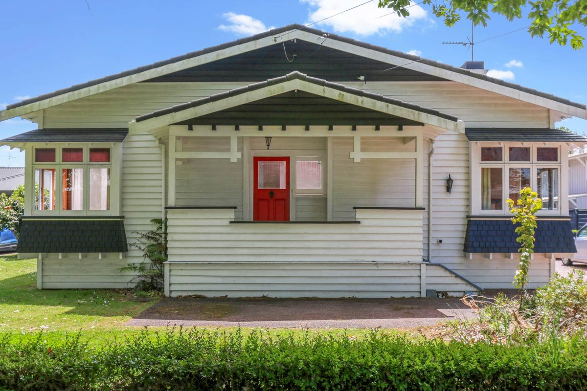 15 Oak Street, Royal Oak, Auckland - Carousel 2