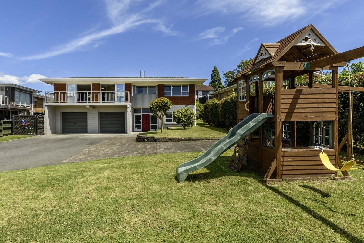 6 Laing Place, Otumoetai, Tauranga - Carousel 2