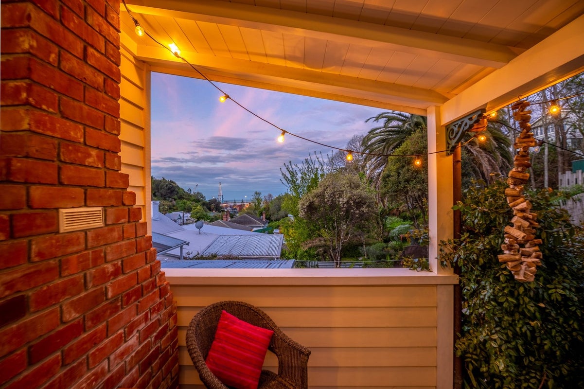 31 Russell Street, Stepneyville, Nelson - Carousel 26